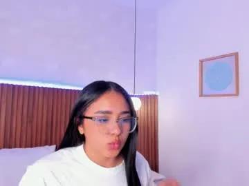 foxy_kylie — GOAL: Naked baby [145 tokens remaining] Welcome to my room! #latina #new #curvy #shy #squirt