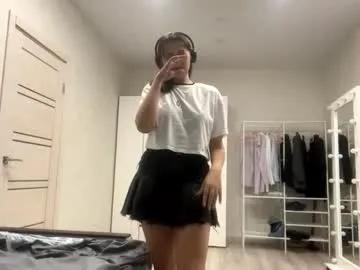 frosted_bloom — GOAL: STAND UP AND SHOW MY OUTFIT [2 tokens remaining] Stream with shyness #teen #brunette #young #student #cute