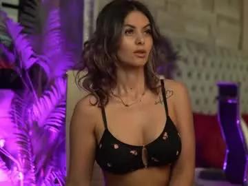 Freechat glamourousmom on Chaturbate