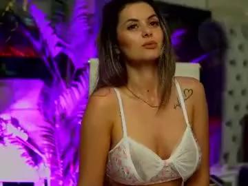 Freechat glamourousmom on Chaturbate