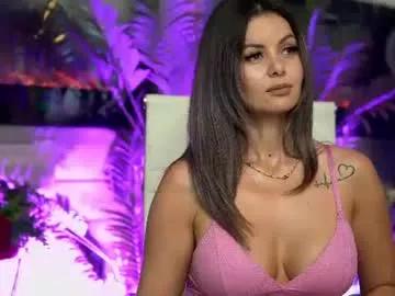 Freechat glamourousmom on Chaturbate