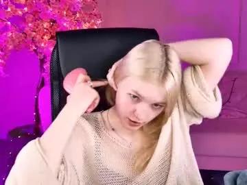 graceglamour — I would feel warmer in your arms  - Goal: dancing on the couch (fun) [129 tokens left] #natural #nonude #blonde #muscle #young