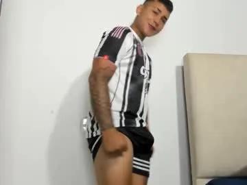 Freechat hector_18_ on Chaturbate