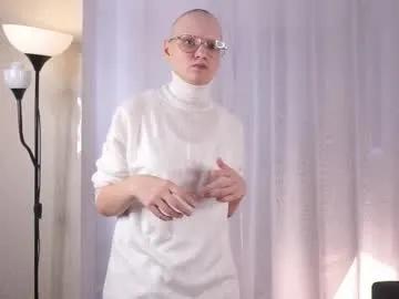 howdy_baldy — 1th day on CB / Goal: lick lips close to cam / My name Eva #new #skinny #young #18 #teen [15 tokens remaining]