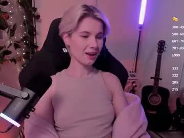 Away imnotmia on Chaturbate
