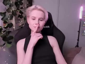 Away imnotmia on Chaturbate