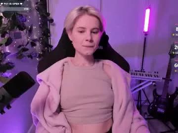 Away imnotmia on Chaturbate