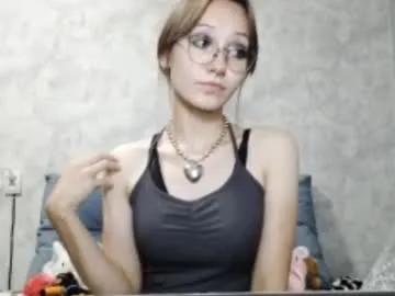 imogeneronson — Goall: Play with my lips close to cam /  My name is Alice, please be gentle with me:)  #emo #young #teen #new #shy [22 tokens remaining]