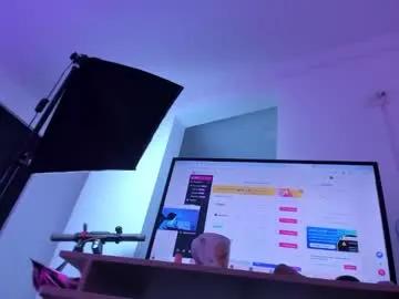 Freechat izaro_22 on Chaturbate