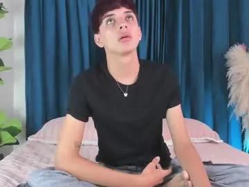 jack_noir — Make me cum... Hello nice to mee you!! new boy here #new #cute #18 #latino #gay [999 tokens remaining]