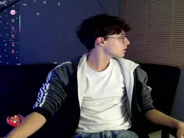 jeam_hot — Kisses for you  #gay #lovense  #smoke #petite #bigdick [50 tokens left]