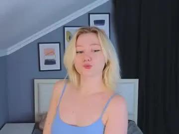 jennie_bond — Hi guys this is my second day here! Goal: Air kiss #shy #new #smalltits #18 #young [6 tokens remaining]