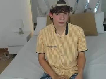 joshclarktt — Two fingers and a lot of lubricant show [0 tokens remaining]