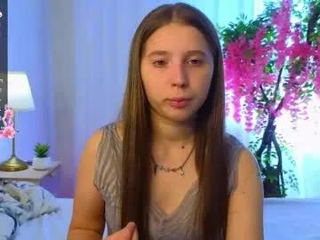 junebarton — GOAL: massage boobs close up [69 tokens remaining] Welcome to my room! #teen #18 #squirt #shy #smalltits
