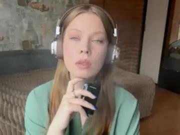keiralaviola — Hey, I'm Kelly , 18 yo I' new here GOAL: Let's show my awesome figure #nonude #new #natural #teen #18 [4 tokens remaining]