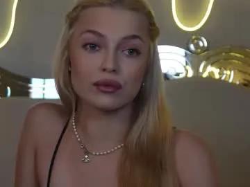 kelly_peachpiee — GOAL: Hand bra [980 tokens remaining] Welcome to my room! #feet #blonde #redhead #lovense #new