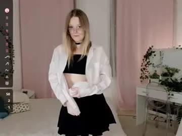kellyrosewood — hey hey im new here and trying lovense  #18 - Goal: take off my shirt [197 tokens left] #new #shy #blonde #teen