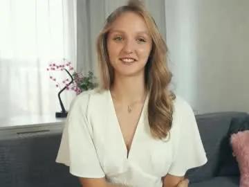 keraholman — Hello everyone Goal:Kiss your so close^^  i'm #new here #skinny and #shy i'm #18 years old and #blonde [33 tokens remaining]