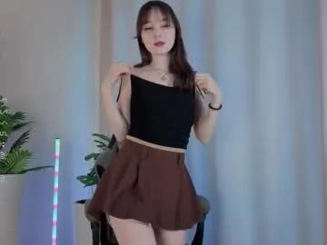 kerikloon — GOAL: Take off my top / bra [151 tokens remaining] Welcome to my room! 