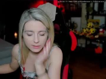 kimilee22 — Welcome to my room! - Goal:  Tip if you like it  Last tipper gets 5 Videos #german #lovense #english #cozy #blonde #gamergirl  [494 tokens left]