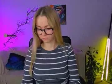 kira_neko — GOAL: sexy dance [223 tokens remaining] Let's go to play #pvt #sph #18 #lovense #mistress