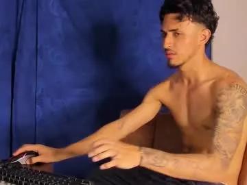 Freechat kriss_edwards on Chaturbate