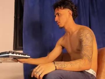 Freechat kriss_edwards on Chaturbate