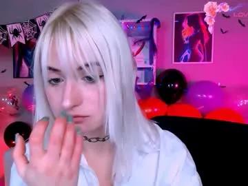 kristylovee — sexy take off panties [444 tokens remaining]