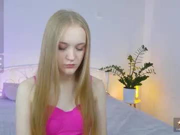 kumikruz — I'll raise the top a little higher. #18 #shy #cute #teen #feet [0 tokens remaining]