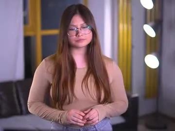 lali_tali — Goal: Play with my luxurious hair My 1 day in cb  #new#shy#cute#young#18 [4 tokens remaining]
