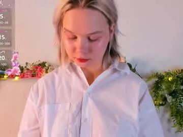 large_ocean — Goal: Add cream on my nipples I'm #18 years old, a #new model and very #shy. Be polite to me #skinny #blonde [499 tokens remaining]