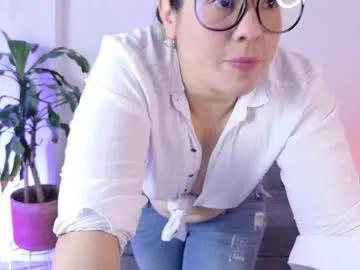 Freechat leiablack2 on Chaturbate