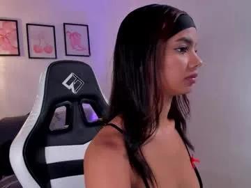 Freechat lia_girl2 on Chaturbate