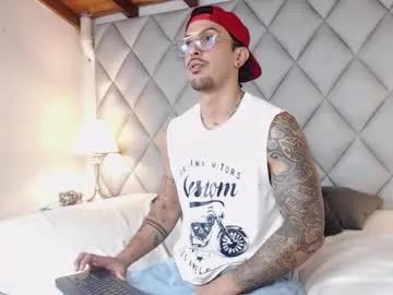 liam_espinoza — hey lets have some fun guys! make me CUM please!!  [2222 tokens left] #findom #feet #bigcock #latino #bbc