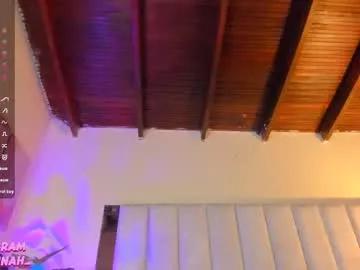 Private lil_hanna18 on Chaturbate