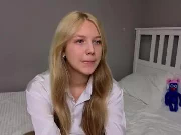 lil_tasty33 — GOAL: good start [65 tokens remaining] <3 #feet #blonde #18 #skinny #new