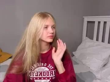 lil_tasty33 — GOAL: good start [65 tokens remaining] <3 #feet #blonde #shy #skinny #new