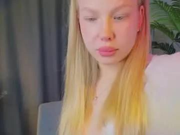 lililok101 — GOAL  :  Tongue close to cam     Hi, this is my second day here. Read the description to learn more about me!!!    #blonde #natural  #18 #german #hairy [21 tokens remaining]