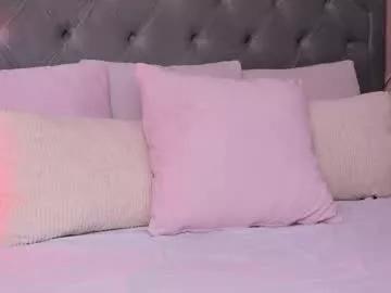 Freechat lucyaddison on Chaturbate