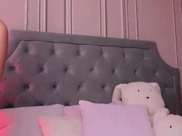 Freechat lucyaddison on Chaturbate