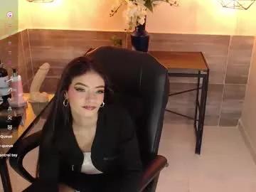 Freechat lussiewillow on Chaturbate