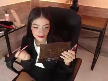 Freechat lussiewillow on Chaturbate