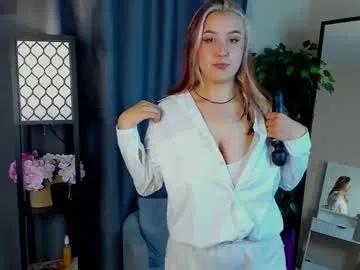 lynseybaysinger — The goal: take off my shirt   I'm Emma , im new here!! #new #shy #18 #lovense #bigboobs [99 tokens remaining]