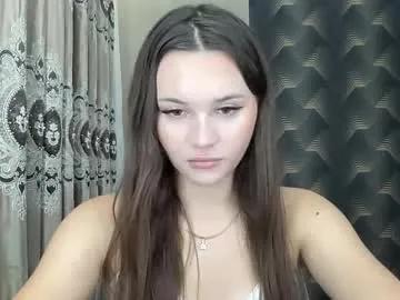 madalenesnedeger — Goal: invigorating dance ! Hello! I'm #new here and hope we'll be good friends! #shy #18 #young #cute [25 tokens remaining]