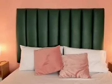 martina_divine_ — Come make me blush  - Goal: Blow kiss + smile  [14 tokens left] #new #latina #natural #young #c2c