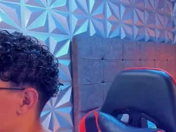 Freechat maxiimus__ on Chaturbate