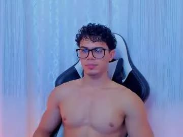 Freechat maxiimus__ on Chaturbate