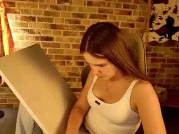 maybloom_ — GOAL: Eyes closeup [78 tokens remaining] Hi #longhair #brunette #shy #nonude #new