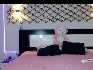 megam_manze00 — Hey guys, I'm here because I want to meet you. I'm a sexy girl. I hope you come too. Kisses. #latina #ass #squirt  #slim #cumshow