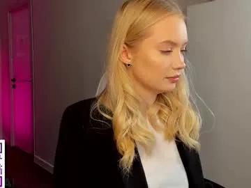 melanie_ryer — Hello love! [16 tokens left] Hello everyone, my name is Melanie!Thanks for the 10,000 subscribers, I love you very much! #shy #new #blonde #18 #feet